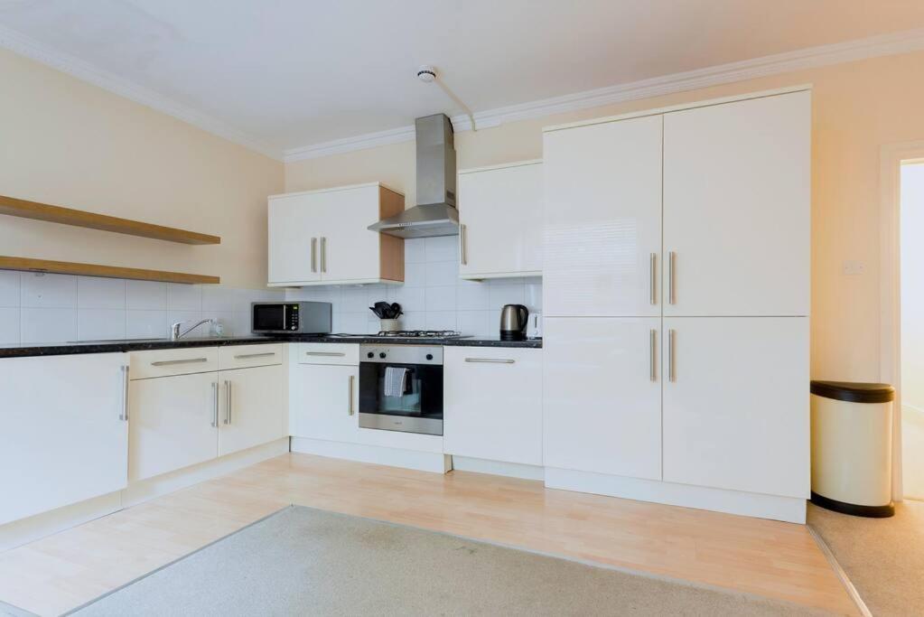 Charming Apartment In The Heart Of Pimlico London Eksteriør bilde